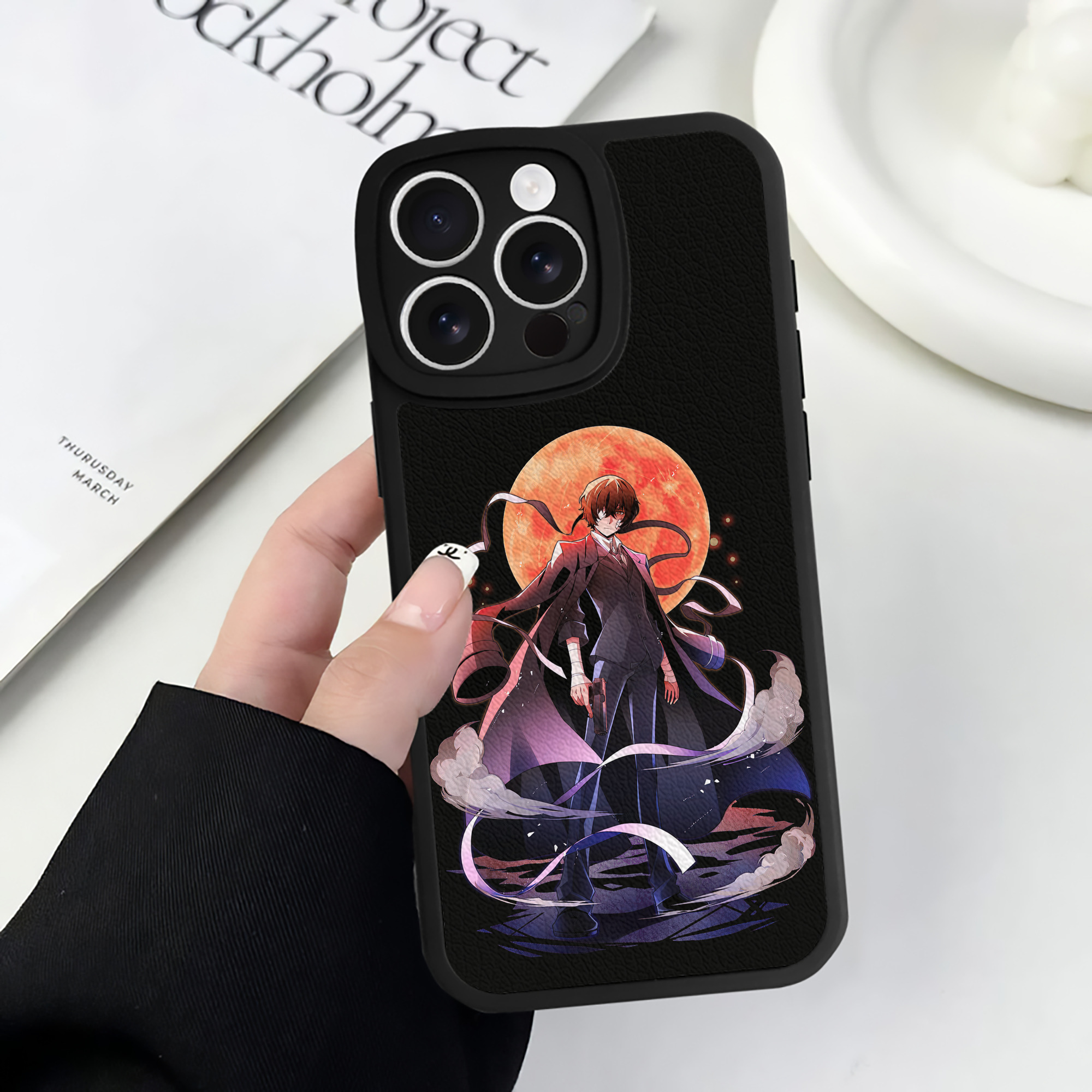 （画像用） 文豪ストレイドッグス Bungo Stray Dogs 【iPhone 16シリーズ対応】シリコンスマホケース（レザー調） 材質：シリコン